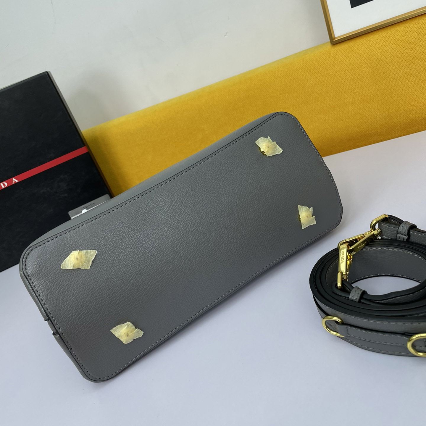 Pra*a top handle bags
